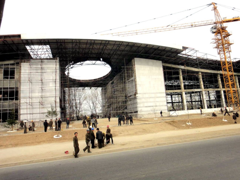 More construction of a big new building