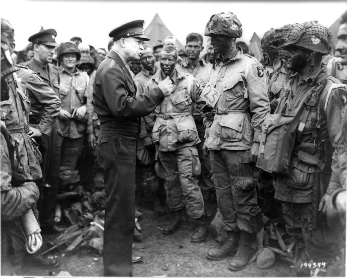 Eisenhower with paratroopers before d-day
