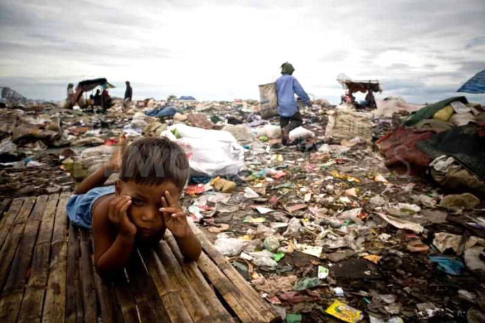 people-living-in-a-garbage-dump-in-cambodia_35378