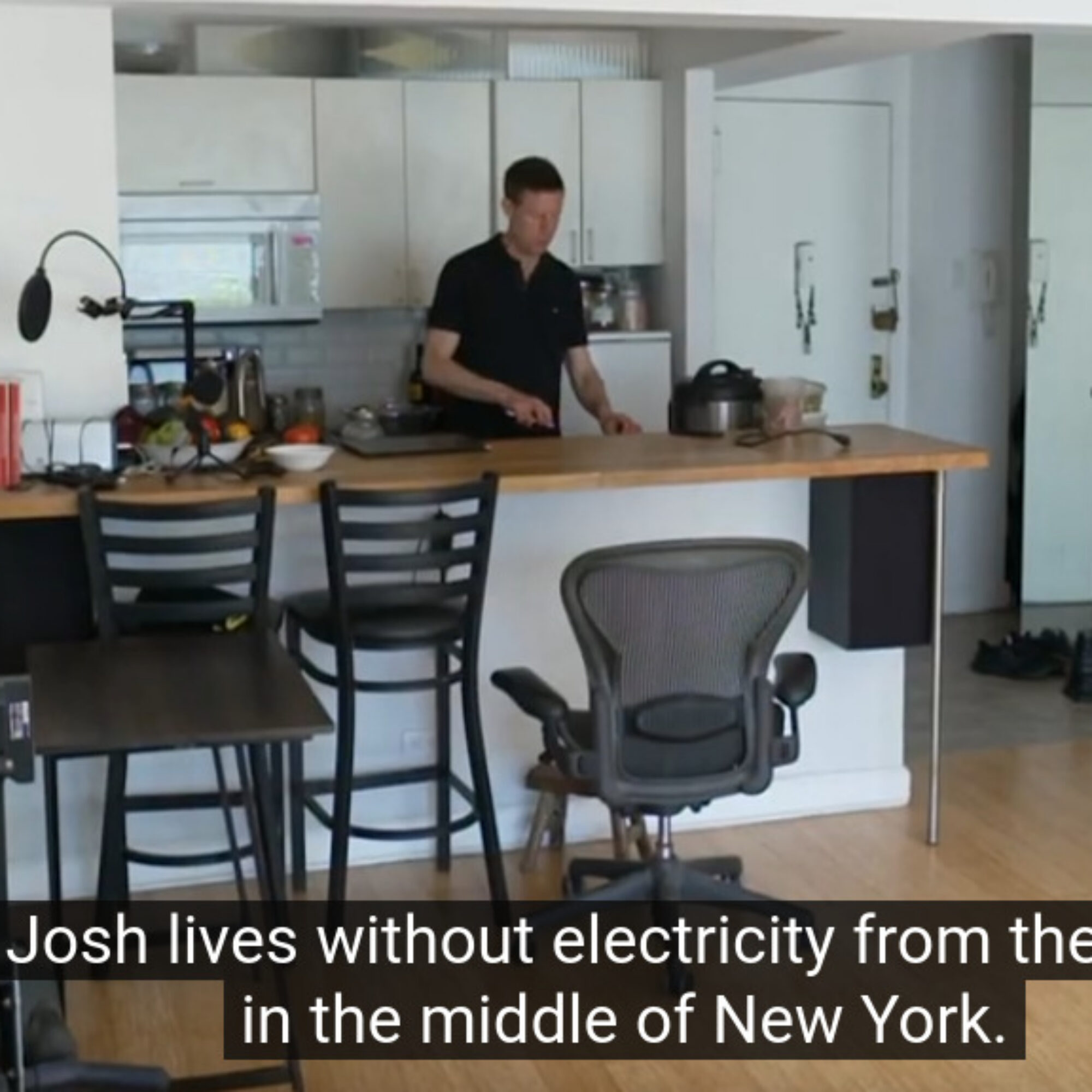 See me on German Public TV describing life with my apartment disconnected from the electric grid