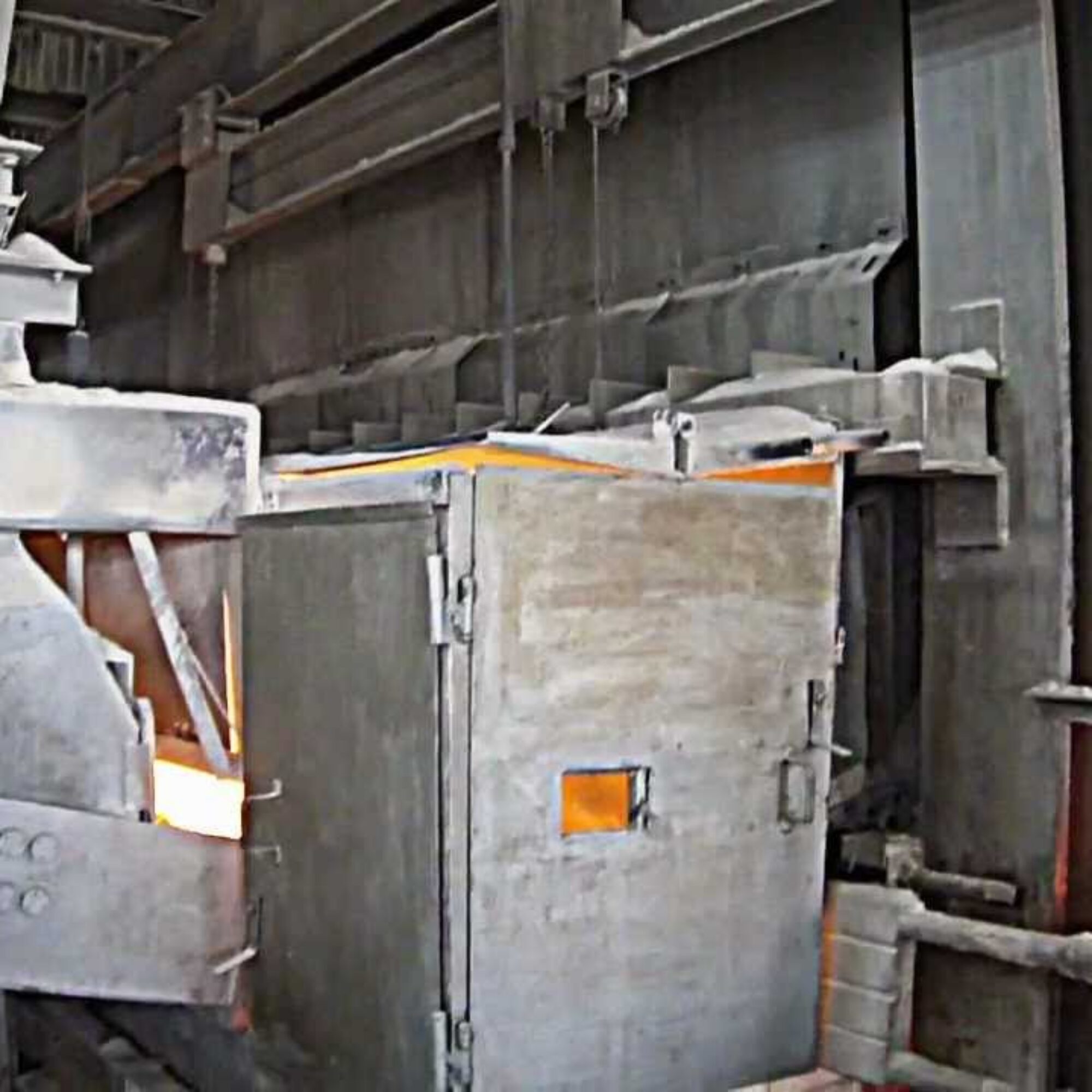 Bringing peace sooner: videos of North Korea: a glass factory